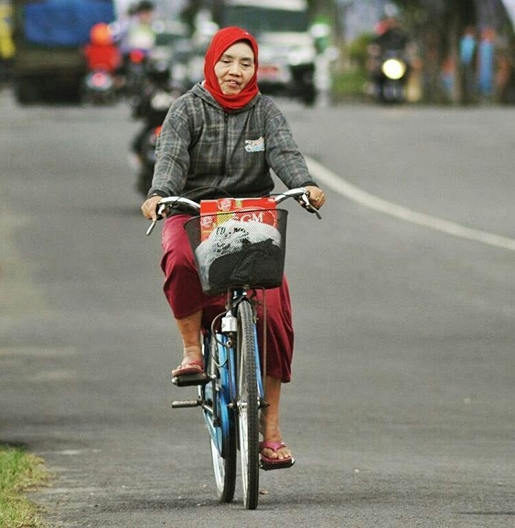 infokediri's tweet photo. Ada orang yg menahan rindunya, ada orang yg menahan amarahnya. Jumat berkah kagem dulur! | Foto oleh : noeswantoro https://t.co/TMoNdd0yQP