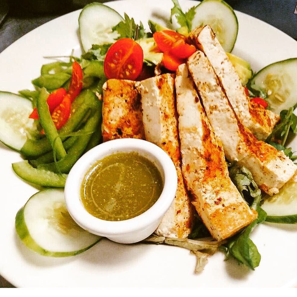 SeedHawaii's tweet photo. Here is our new, Eat Hawaii Salad, available during both lunch and dinner!  It is 100% cre… https://t.co/abUxf0mkZ2 https://t.co/CBqbaDVKVh