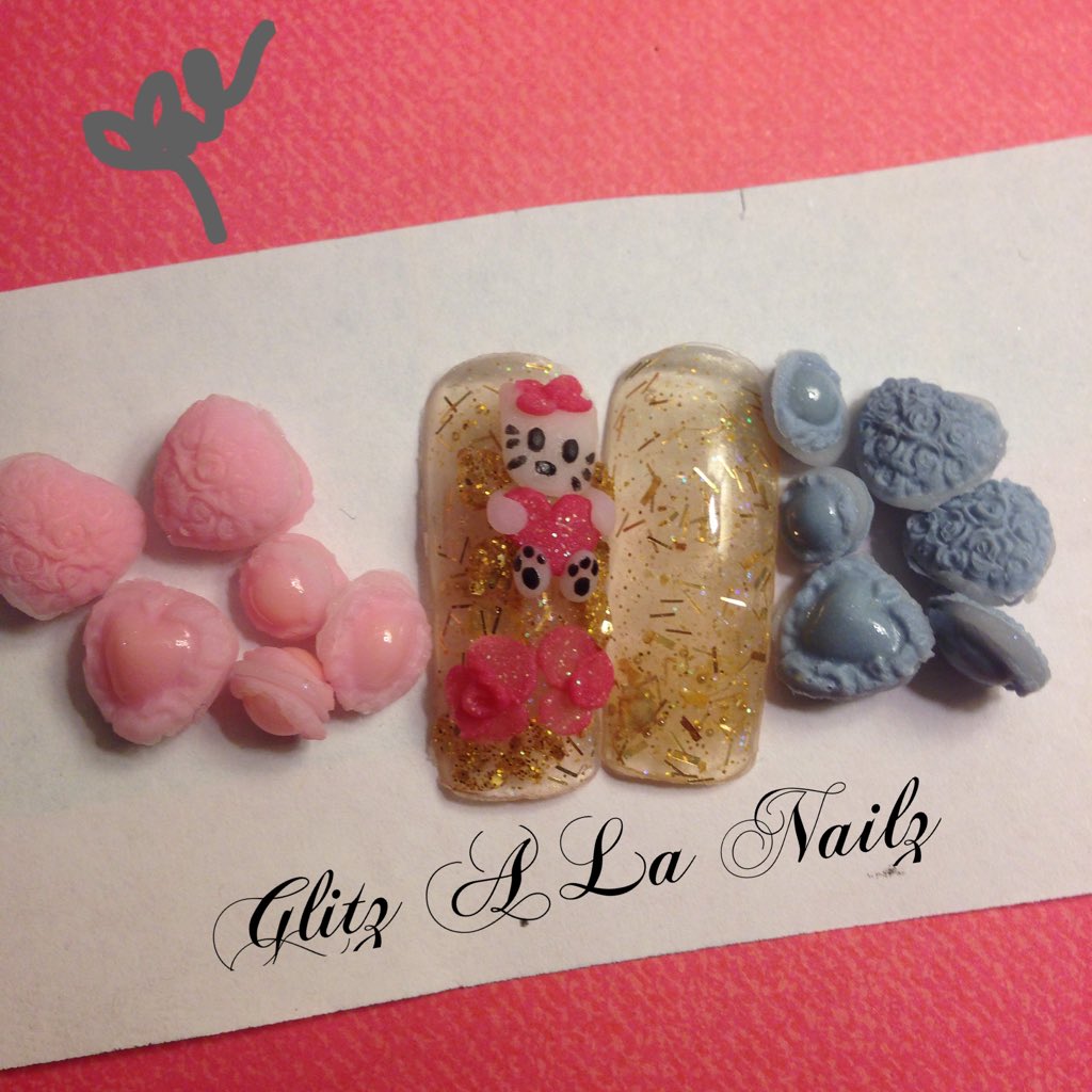 Glitz_JAE's tweet photo. My new handmade pieces 😍#nailart#3dNailArt #Nails  #NailPorn #nailgameonpoint #NailGasam 💅🏽❤️ #Macrons   #HelloKitty https://t.co/NboO8W8Wxu