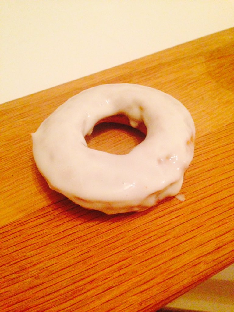Truewoofs's tweet photo. New Doggy Donuts!! Honey and yogurt flavour #pawsome #dogslife #wentdownatreat https://t.co/D0pSPUZOIP