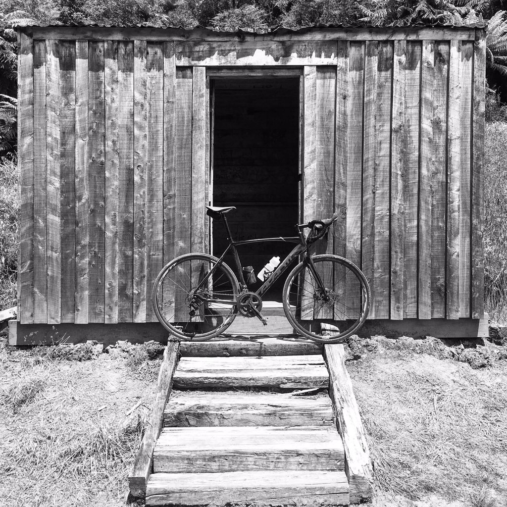 ventouro's tweet photo. Enjoy your weekend exploring #coolsheds #ventouro #lifeinmotion #outsideisfree #newzealand #cycling #bikes #trails https://t.co/eJjIiSrJ6N