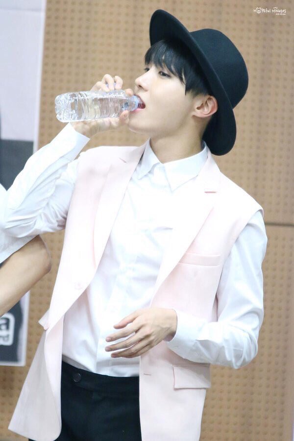 bts drinking water on Twitter: "hoseok https://t.co/bOUZsvXWr7"