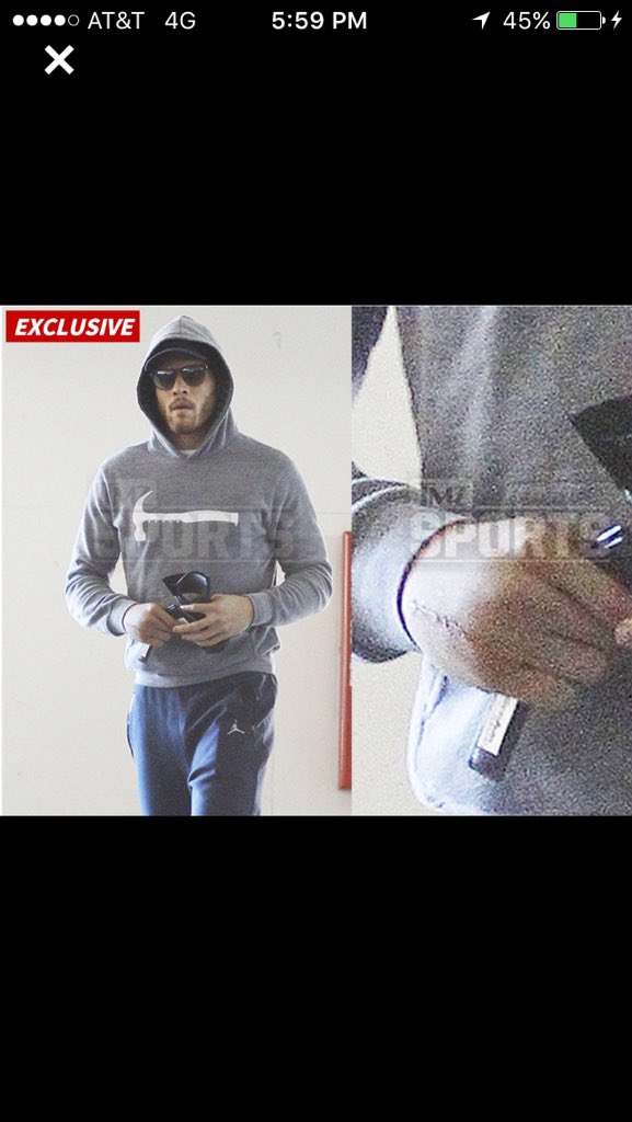 Ole_armhands_35's tweet image. Would ya look at that? @blakegriffin32 broke his hand? @R_W_T_T_R