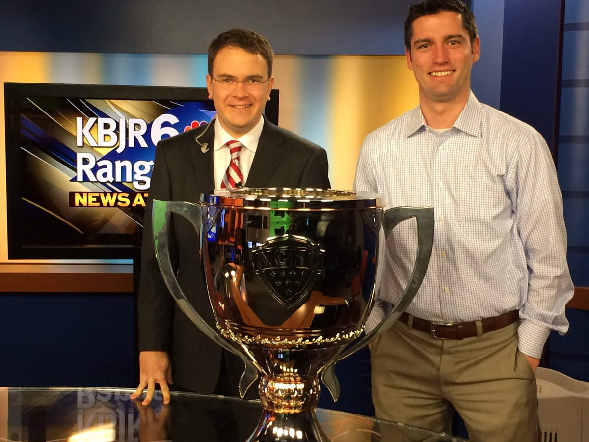 TheNCHC's tweet photo. The #FFTrophyTour continues in Duluth as the #PenroseCup visited @wdiowirt & @NNCNOW tonight during their newscasts https://t.co/fNvkT4x5vf