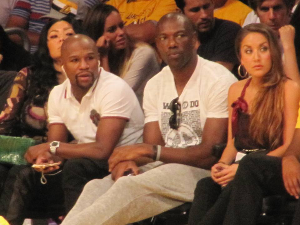 EdwardIII3's tweet photo. @FloydMayweather Vintage you at the Season opener (Lakers 14-15), enjoy. https://t.co/0k7OHT1Dm6