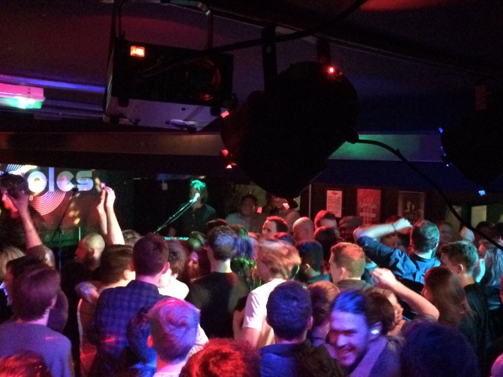 DaddyLLRecords's tweet image. Epic scenes @MolesBath tonight with @thestonefoxes and @BiteTheBuffalo! @BBC6Music @bbcintrowest @bbcintroducing