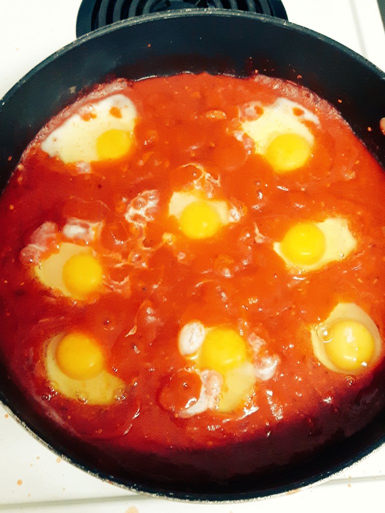 03luckygirl's tweet image. Got some yummy #eggsinhell going on the stove...  It looks and smells #delicious...  #healthyfood