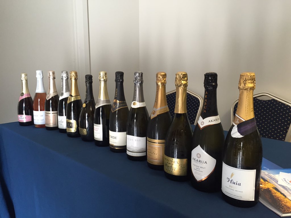 NautilusClive's tweet photo. Sparkling masterclass done @nzwine symposium, now for #nzwine Chardonnay https://t.co/SpkFIUXZNy