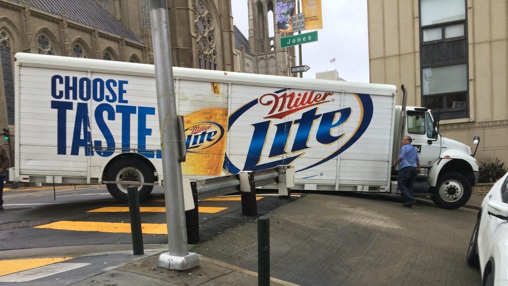 sanfranmag's tweet image. Forget the game: San Francisco has already won the Super Bowl of stuck beer trucks.