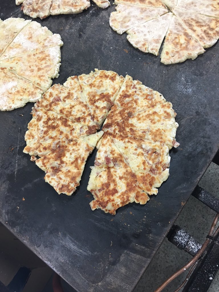 tiarnaoneill's tweet photo. @KraziBaker tnx for great baking class 2nite #homebaking #handson #griddlebread #mouthwatering https://t.co/yIJk906i03