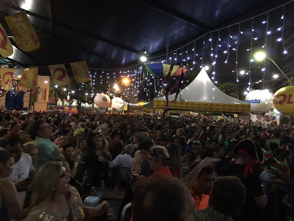 carlose55psd's tweet photo. Prefeitura de Natal feliz com a explosão de alegria do natalense no carnaval no largo do Atheneu https://t.co/wef5pgivvr