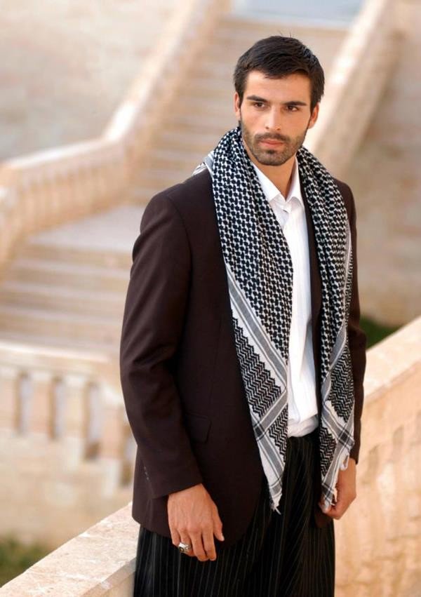 sila_y_boran's tweet photo. #boran y #kerim 😍😍😍😍Me quedó con los dos.Porqué serán tan guapos los turcos.😍😍😍 https://t.co/IJOO1qdSgy