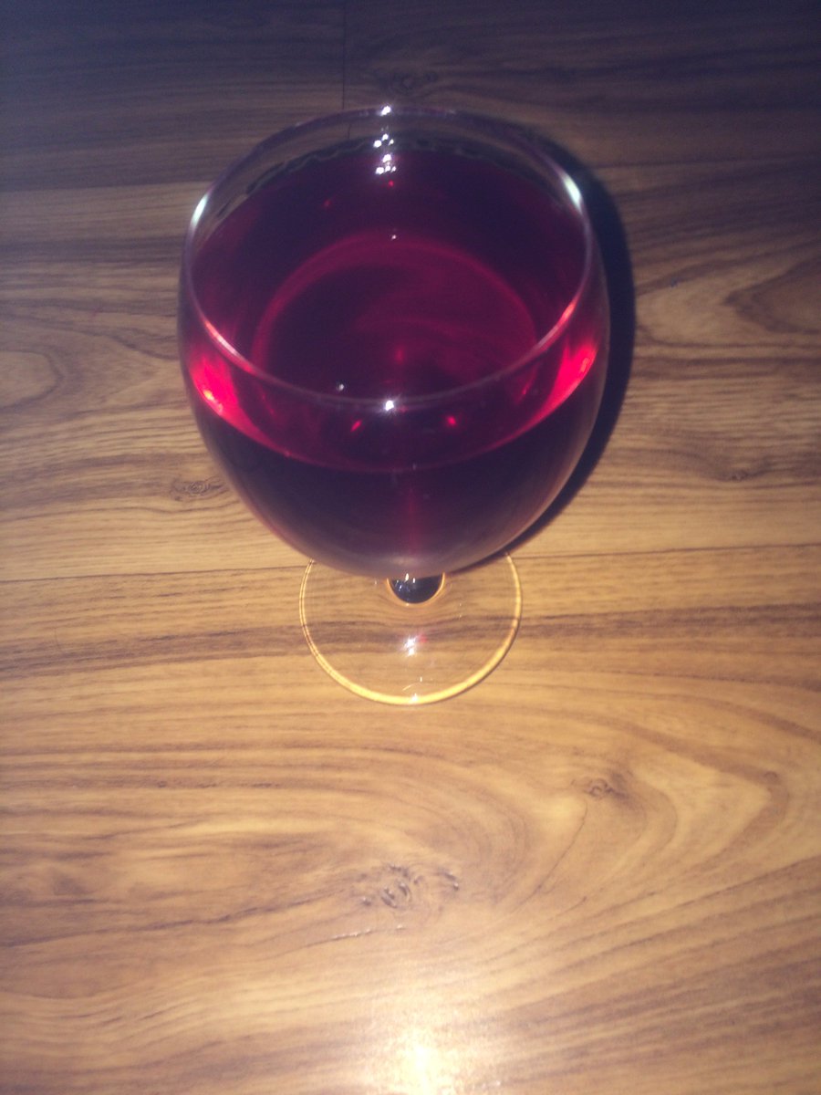 kbrazert's tweet photo. Wine doesn`t ask questions, wine understands
#Evening #wine #relax #glass https://t.co/vBuFiAOdZR