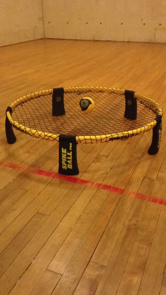 Anthony_Rentsch's tweet photo. Trying out the new .@Spikeball Pro set with .@SpicyRoundnet https://t.co/bPtACnSS9i