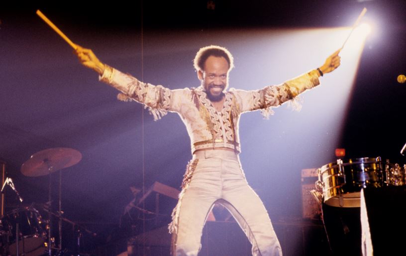 Essence's tweet photo. BREAKING NEWS: 'Earth, Wind &amp; Fire' co-founder Maurice White has died at 74. https://t.co/IffwcwzGCZ https://t.co/vLBvQanwd6
