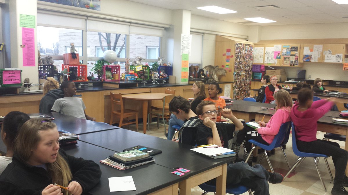 MrsBrendelSMS's tweet photo. Great teamwork today in Social Studies class! https://t.co/hSgZPsEDXz