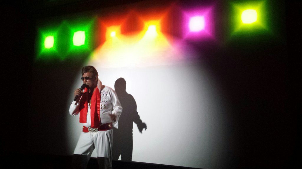 dominicwilcox's tweet photo. Great night at @LiamSaintPierre screening of his 3 docs inc the one about me, and a new one 'The King Within' https://t.co/GyQt1fOelN