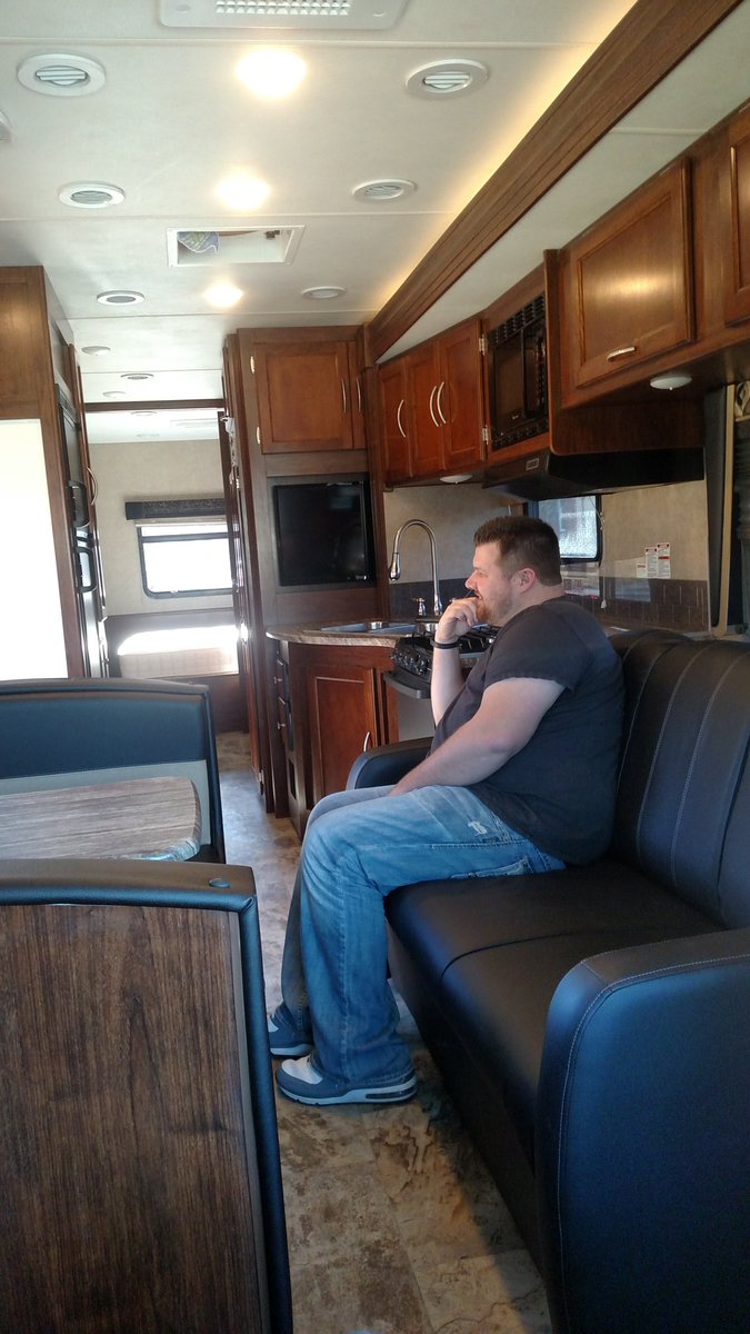 MGR_MIZ_09's tweet photo. @dangeruss18 posing in the rv #mizzourvtrip #mizzoubasketball  #tuscaloosa @shwebb29 @marcusrob_2 @cpitty85 https://t.co/vlH1roHs2V