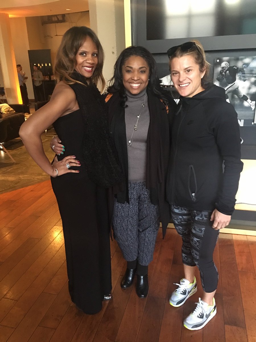 LaTonyaStory's tweet photo. So awesome meeting @Bravotv #WorkoutNY star @hollyrilinger at the Nike Gifting Suite at #SB50 w/ @OMBI_Group https://t.co/JI3MJ7evIC