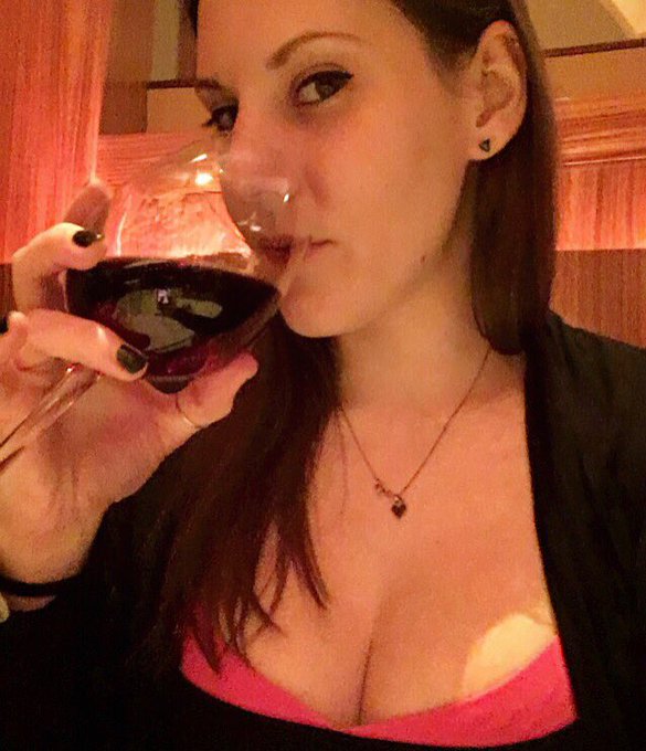 Dinner is on you boys tonight. Can't wait to see the bill. https://t.co/et4XHTmjgy<a href="/tag/assworship"class="tags"><span>#assworship</span></a>