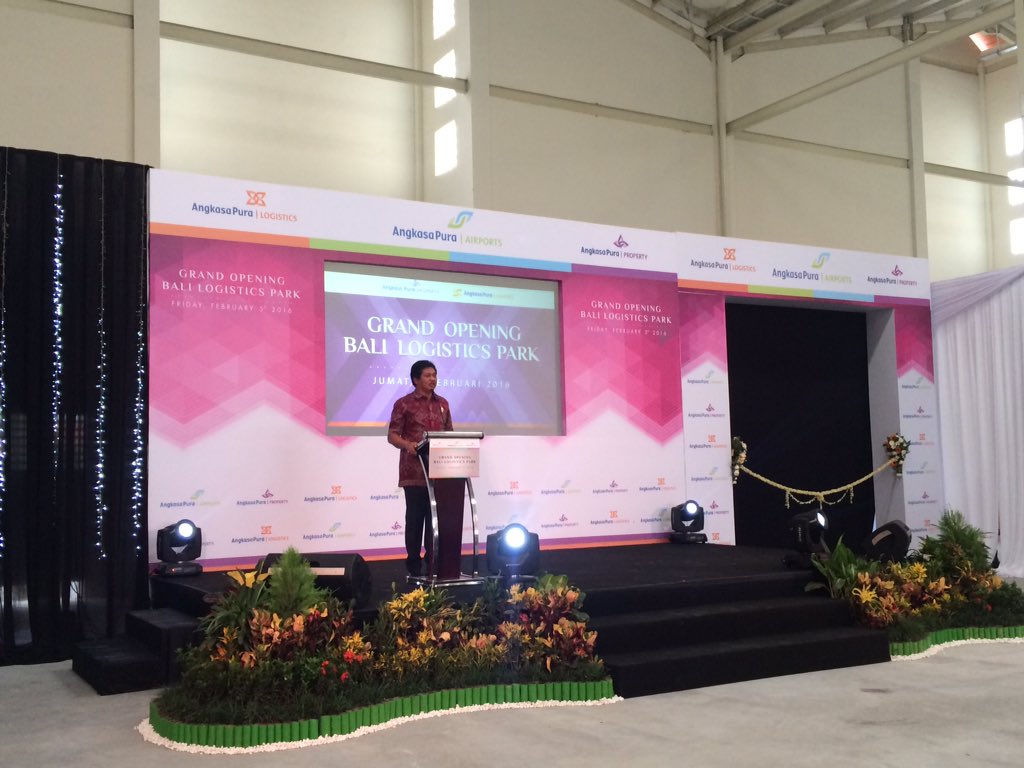 AP_Properti's tweet photo. Hadir pula Wakil Gubernur Bali yang menyampaikan ucapan selamat atas diresmikannya Bali Logistics Park ini. https://t.co/oTSf8KQMnp