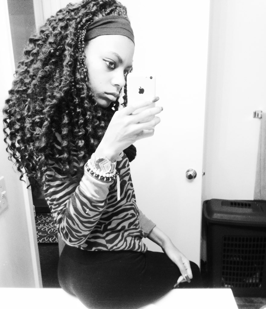 _onlyamaya tweet picture
