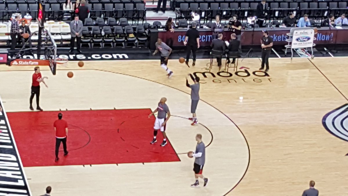 O4ELITE's tweet photo. We work hard all week and taking a break !#nba #TORatPOR #Raptors https://t.co/GE47fDbds9