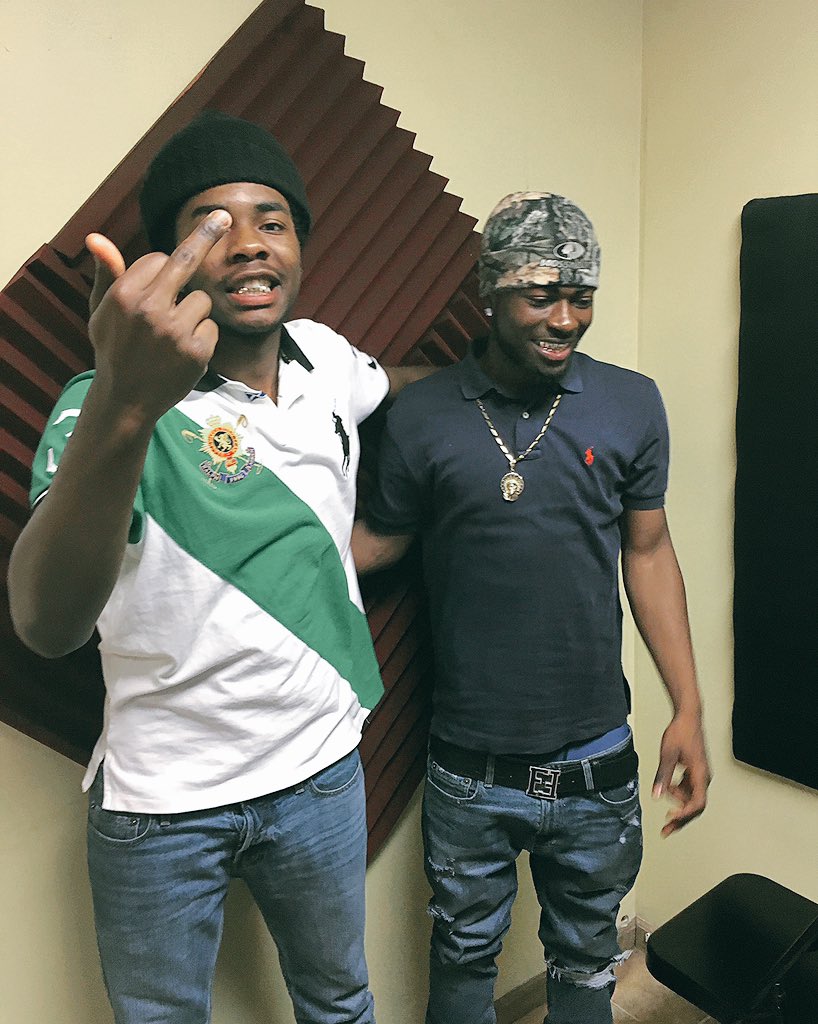 King600DBlock's tweet image. Hilton shit. Hilton Bitch. Fck Five or whatever you wit.