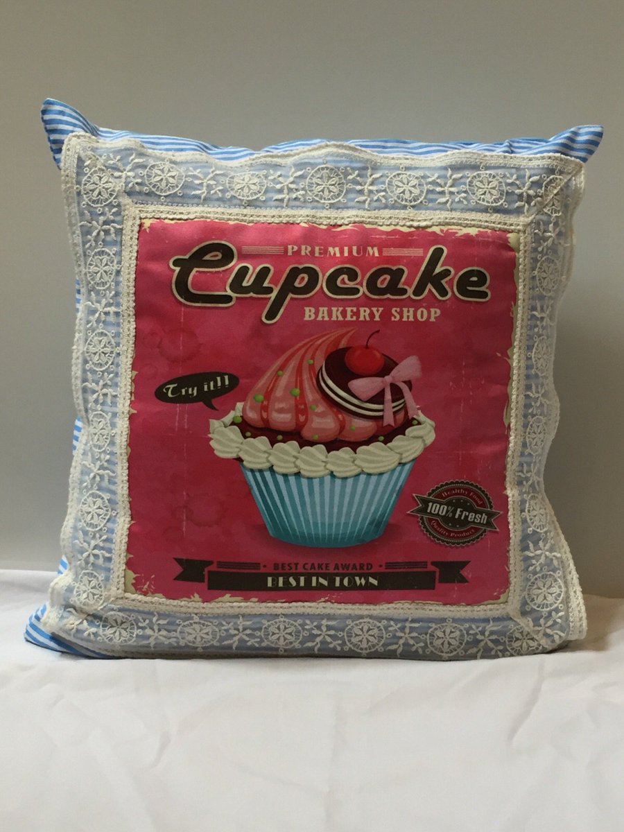 simply_idea's tweet photo. Cushion cupcake 40x40 Rp. 150.000,- https://t.co/CezywLbelV
