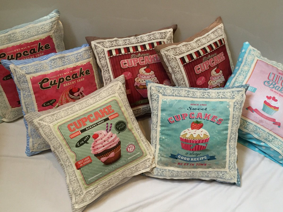 simply_idea's tweet photo. Cushion cupcake 40x40 Rp. 150.000,- https://t.co/CezywLbelV