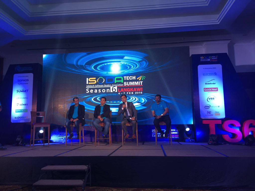 yogsyogi1's tweet photo. 'Clout around Cloud'strategy was my mantra for #techchannels of India as #panelist #ISODATS6 @ChannelWorldin #cloud https://t.co/awTY8WSa3O