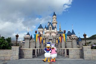 InfoAmadine's tweet photo. 3. Hong Kong Disneyland #wisatahongkong
https://t.co/xvVWkFNQO5 https://t.co/pxbnpQLwhS