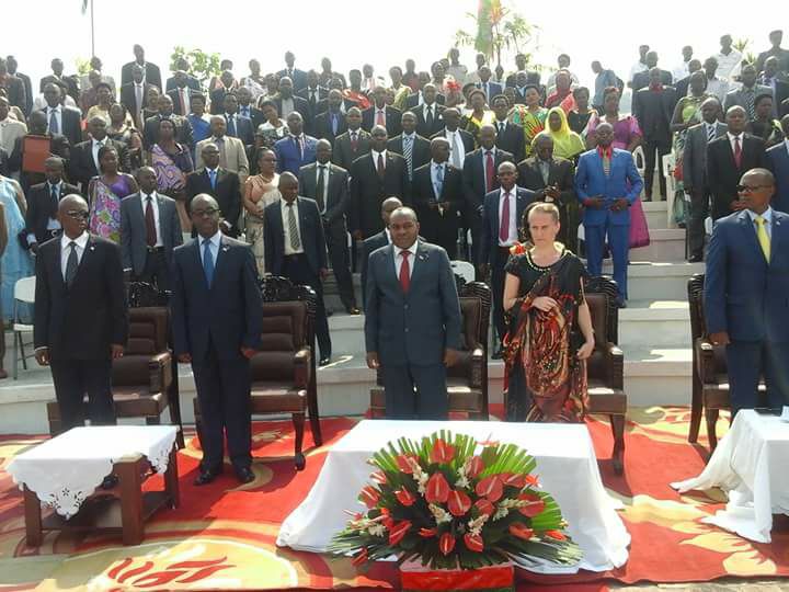 BURUNDIPATRIOTE's tweet photo. Au monument de l'unité situé à Kiriri, le @Burundi2VP. #UnityDay https://t.co/tui8C7aSjU