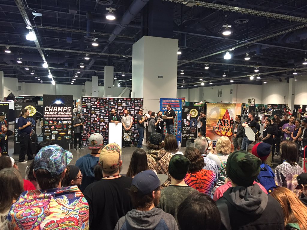 MIGlassProject's tweet image. #loving this #glassfam!!! @champstradeshow