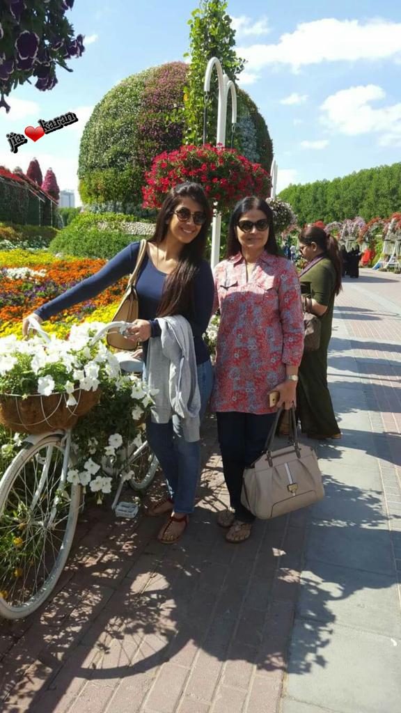 qureshisubhan11's tweet image. Mother daughter duo 
Like their bond ...!! 
#dubaidaires 
@AnkzBhargava @TheKaranPatel