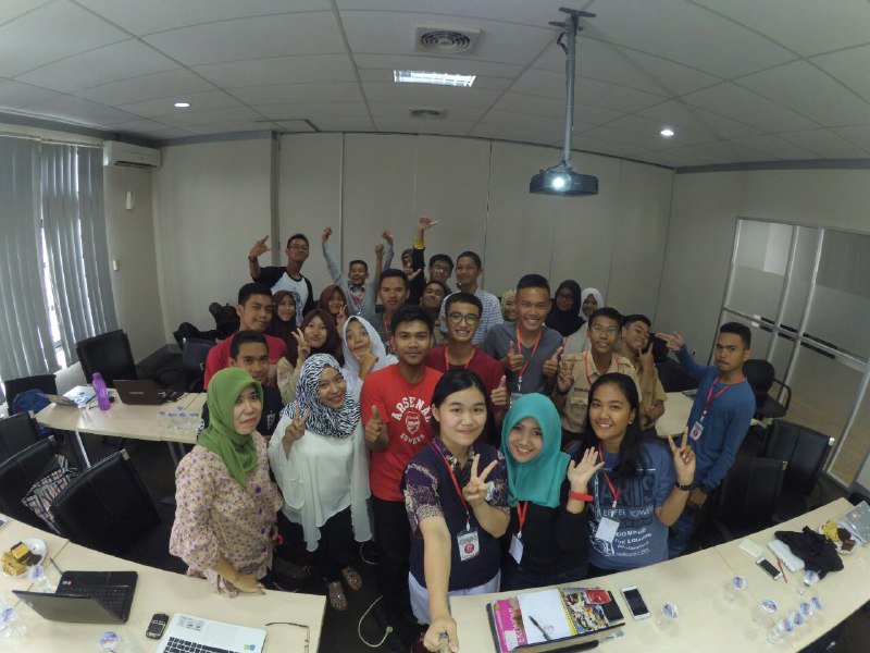 shiteudown's tweet image. Lagi belajar Sosial Media Content Creator di #TelkomselDigitalAcademyMakassar #TdaMakassar #loopMks