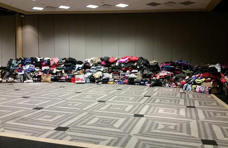 toia1003's tweet photo. Warming Hearts and Foster Kids with a Mountain of coats donated from Site One Landscape Supply#giving #fostercare https://t.co/bogyDzzGCa