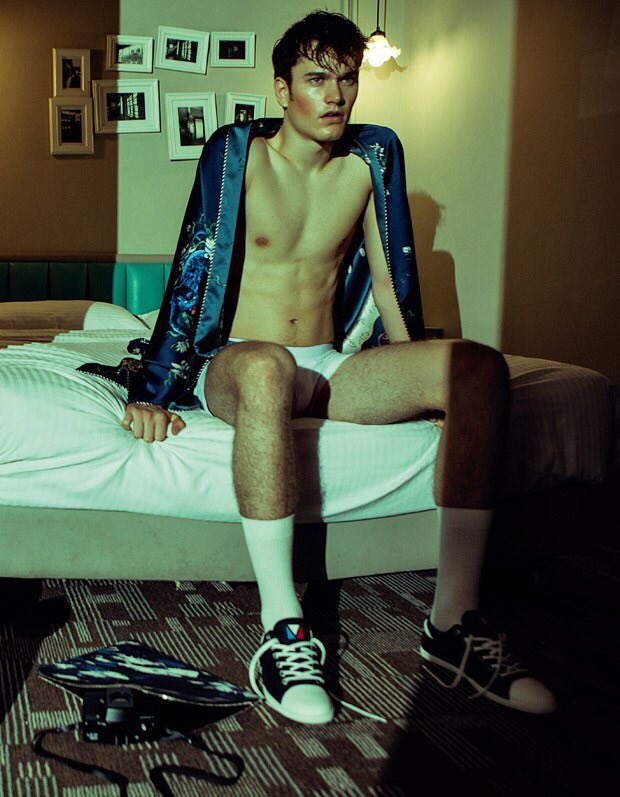 XYmodeIs's tweet image. Charles Markham for Harper’s Bazaar Men’s Style China by Xiao Li