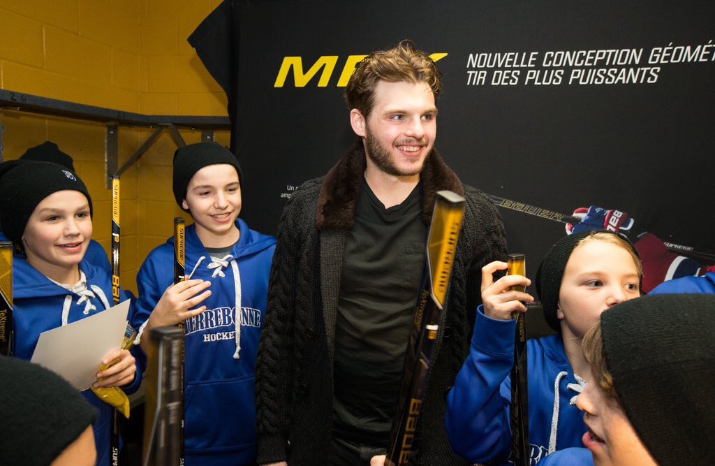 AGally94's tweet photo. Had fun at the #Bauer#Supreme1S giveaway today in Terrebonne! Enjoy the sticks and score some goals!👊@BauerHockey https://t.co/QDyI2MiEqz