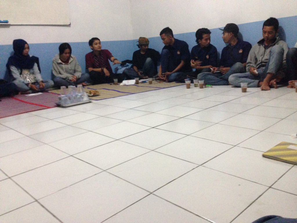 krabs02's tweet photo. Kunjungan dari karangtaruna desa bojong Soang https://t.co/q2cnZZG4FT