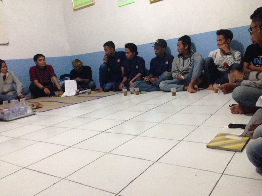 krabs02's tweet photo. Kunjungan dari karangtaruna desa bojong Soang https://t.co/q2cnZZG4FT