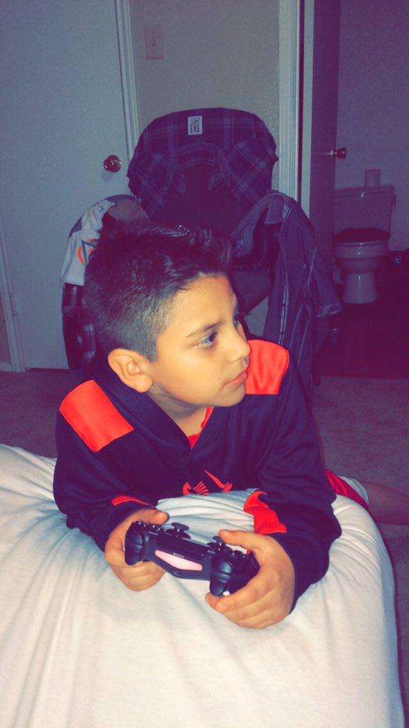 SpurFan86's tweet image. #TheNeph 😎🎮🖥