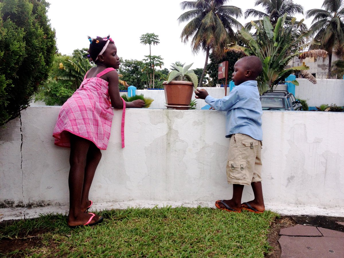 FaithSiebert's tweet photo. @JustinTrudeau @CanadianPM Got pic of my kids that were 4 mths old I want to see them in person #trudeaucongo https://t.co/tWBXDYouvv
