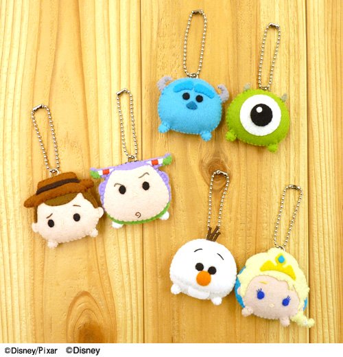 توییتر クラフトタウン در توییتر サリー マイク ウッディー バズ エルサ オラフもディズニーツムツム Tsum Tsum フェルトキットで作れますヽ ﾉ フェルトは全て型抜き済みなのが嬉しいポイント T Co Jm9r1g3emz T Co Sajh5ydi52