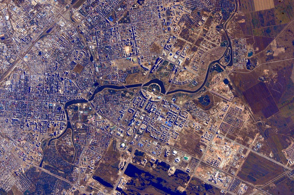 KazakhEmbassy's tweet image. More amazing photos of #Kazakhstan from space by @StationCDRKelly #YearInSpace @NASA @Space_Station @USembassyAstana
