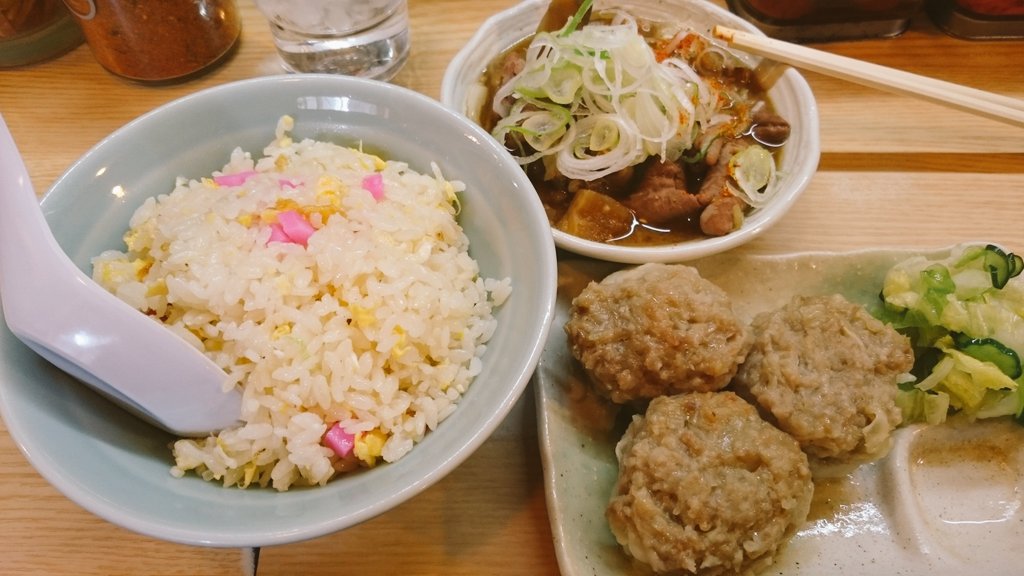 SUPER_32X's tweet image. 「トリプル」とは

半チャーハン、半もつ煮込み、半シューマイで構成される完全食である