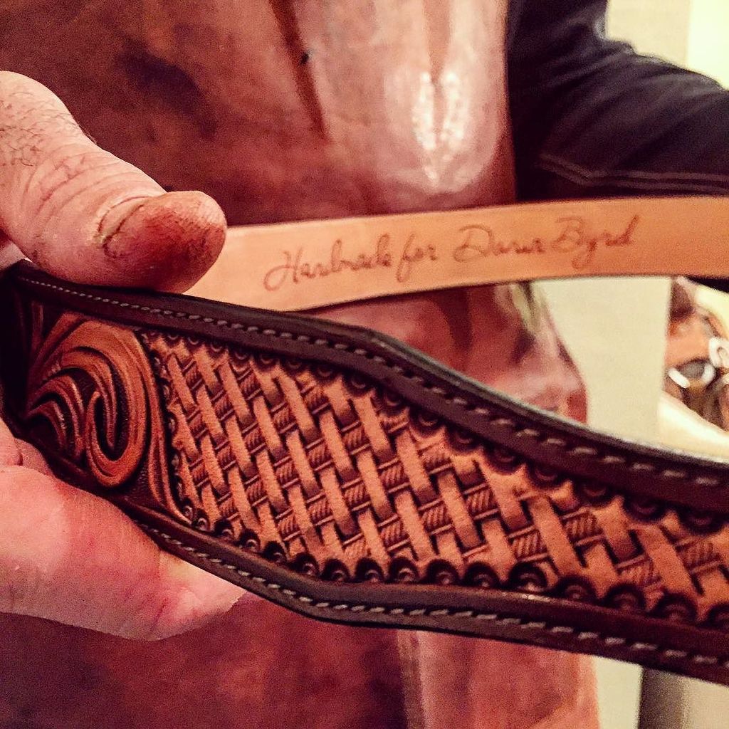 handmademvmt's tweet photo. Support the makers! We're in the business of #customleathergoods. Custom made for customers who care about #quality… https://t.co/GgnnKJfURs
