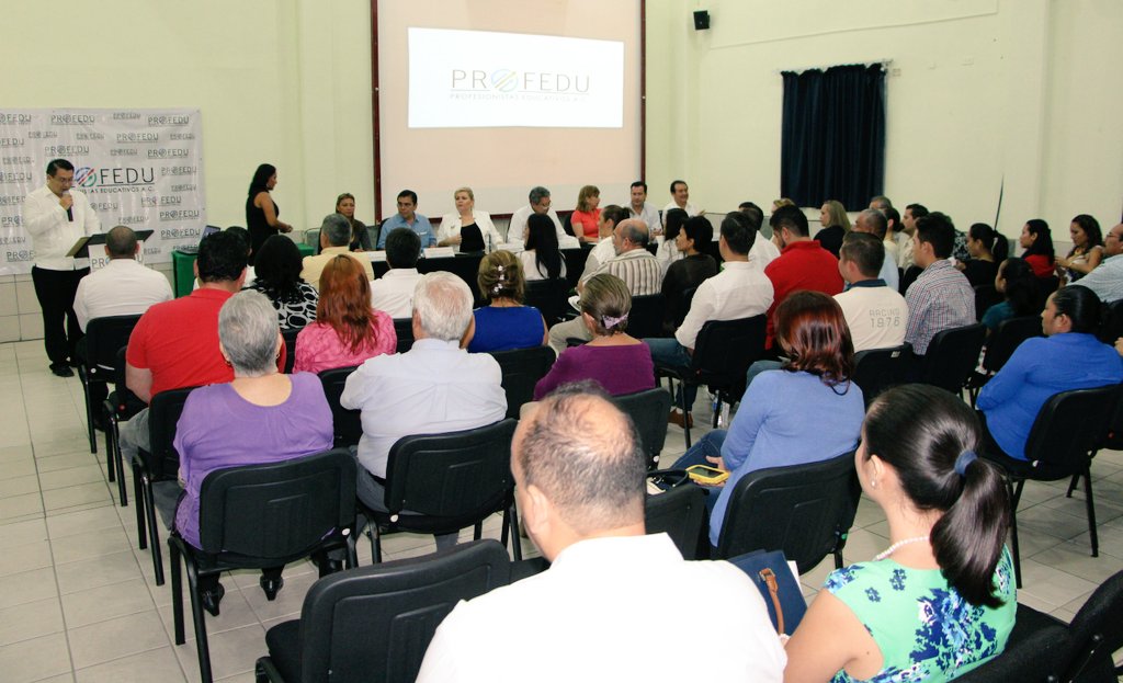 Susyhurtadov's tweet photo. Acudí a la toma de protesta del comité directivo de #PROFEDU, Profesionistas Educativos, A.C. ¡Muchas felicidades! https://t.co/1b44Oa7tva
