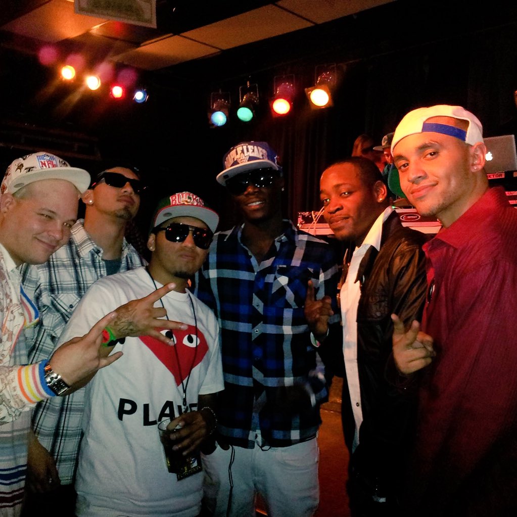 MrYesICan's tweet image. @MossOfficial Happy b-day bro! A lil #TBT for ya lol "What's that lighter, MARGIELA?!" Lol #COTalent #BIrthdayShow