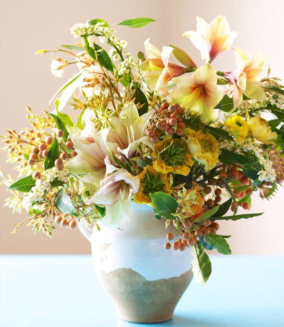 Prachtig boeket met #Amaryllis gemaakt door “Tulipina Floral Design”. Hier word je toch vrolijk van?